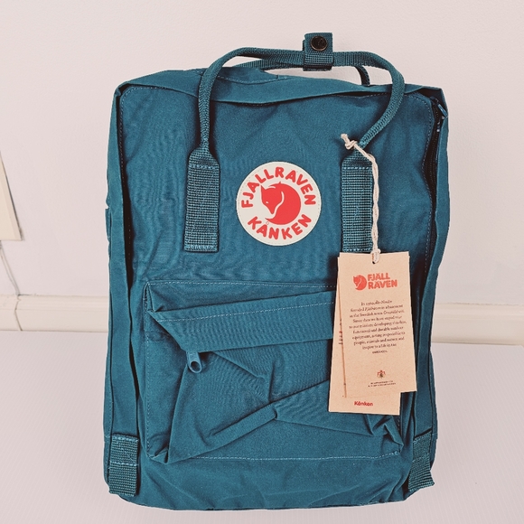 Fjallraven Kanken Backpack in Ocean Green - Excellent Condition - Picture 2 of 16